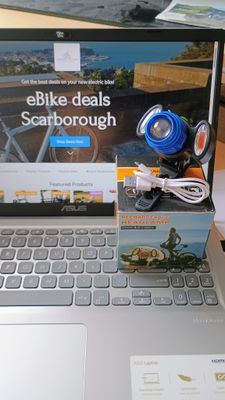 Rechargeable Bicycle Light with Adjustable Focus Beam &amp; Blue Anodised Lamp