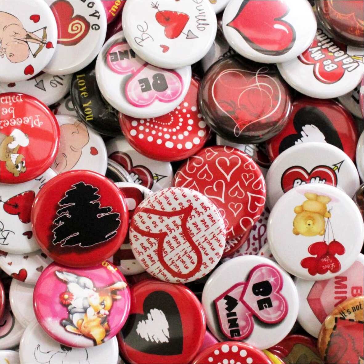 Valentine&#39;s Day Button Badges (PACK of 50)
