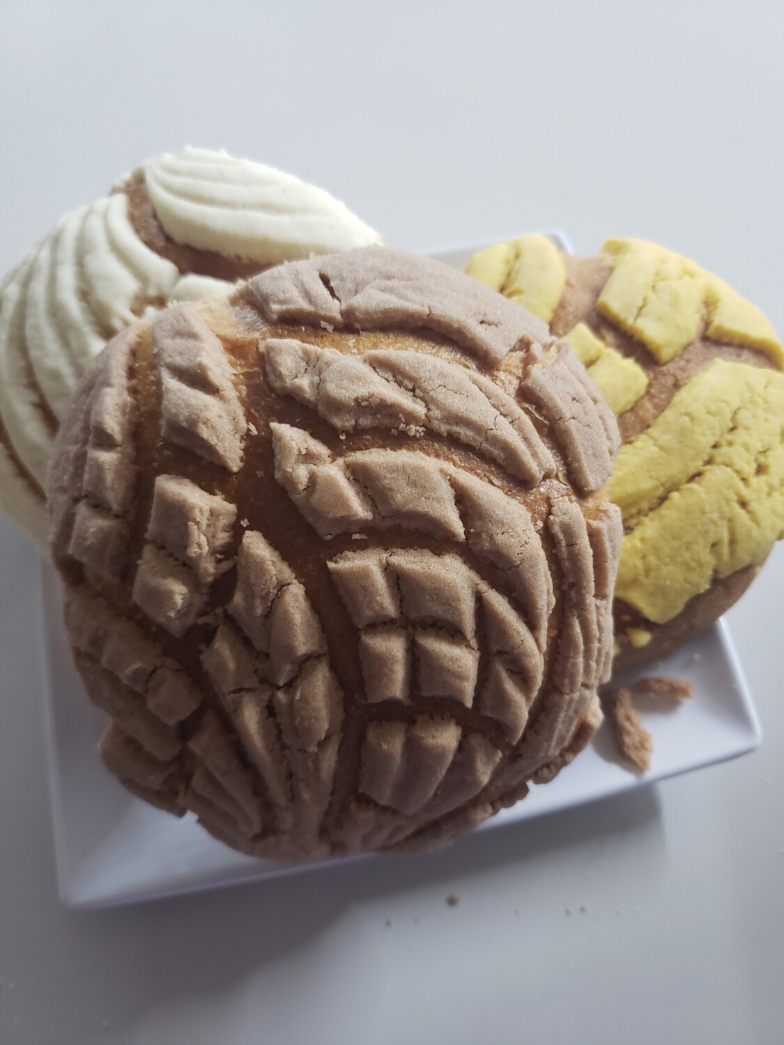 Conchas blancas choc o  amarilla