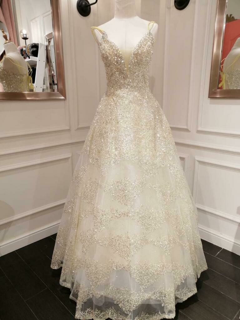 Vestido Largo Talla M En descuento del 50% Corte A Color Amarillo