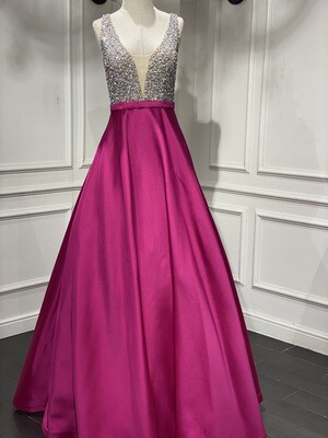 Vestido largo corte A, color fucsia. Talla XS
