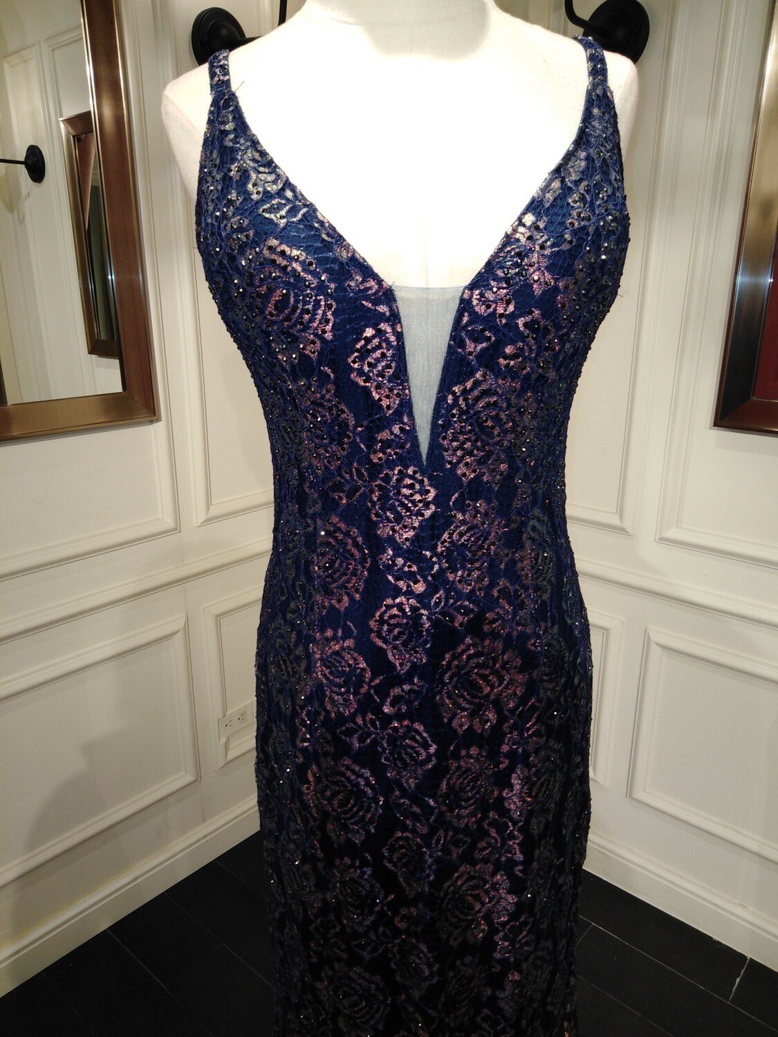 Vestido largo corte recto, color azul navy. Talla S