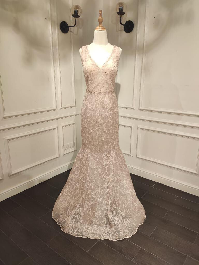 REBAJADO - VESTIDO LARGO EN DESCUENTO COLOR	PEACH	TALLA:	44	EU	/	12	US