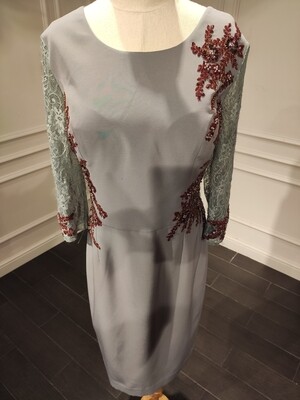 Vestido corto color gris talla 46