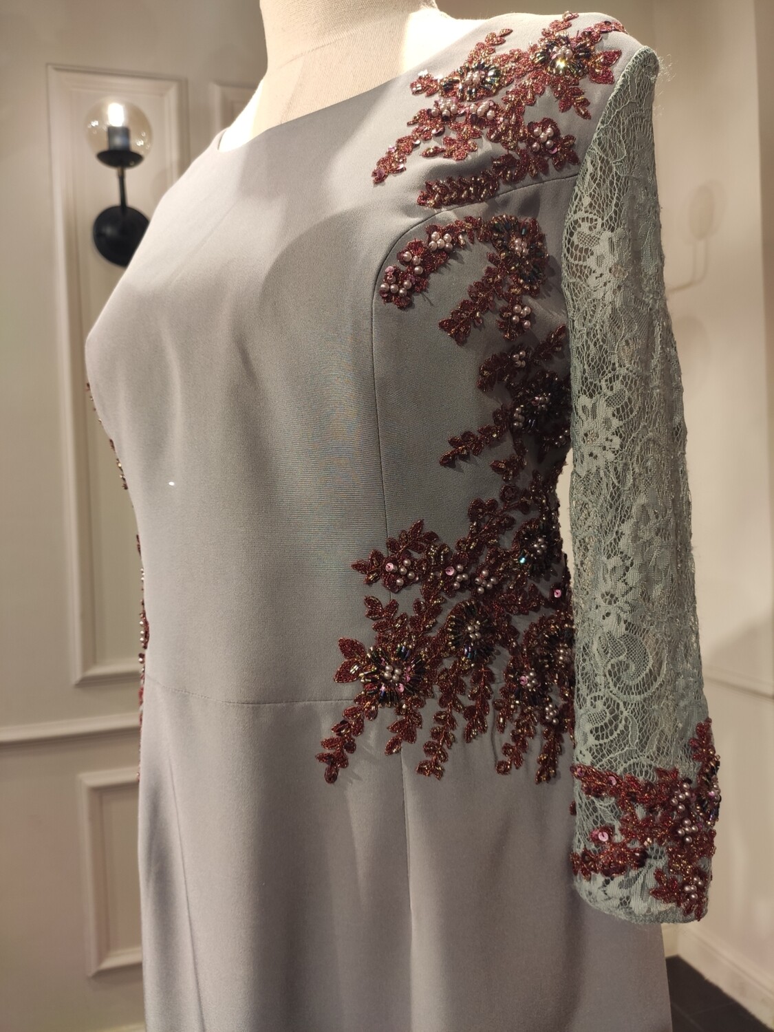 Vestido corto color gris talla 46