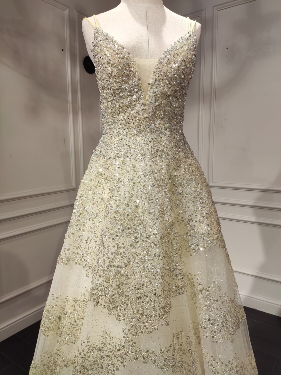 Vestido Largo Talla M En descuento del 50% Corte A Color Amarillo