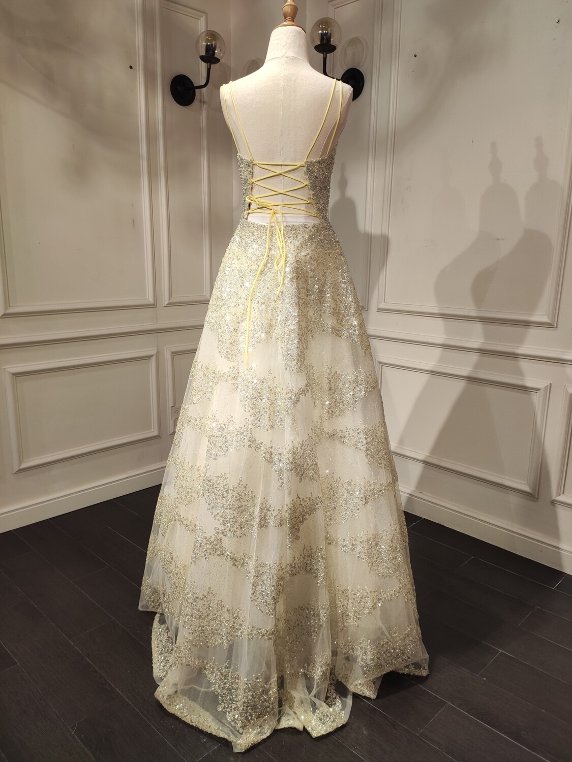Vestido Largo Talla M En descuento del 50% Corte A Color Amarillo