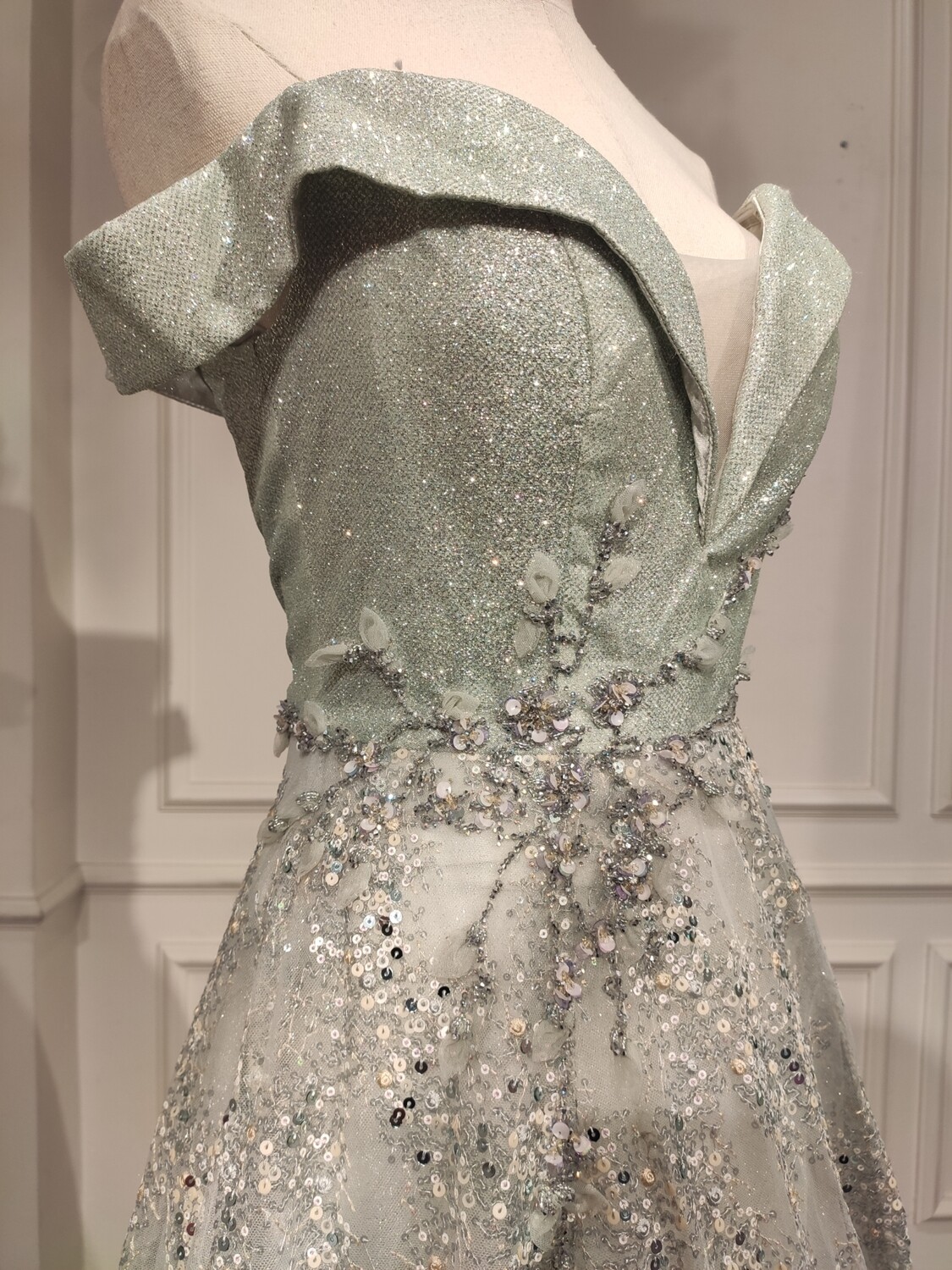 VESTIDO LARGO 	COLOR	VERDE MENTA	TALLA:	36	EU	/	4	US
