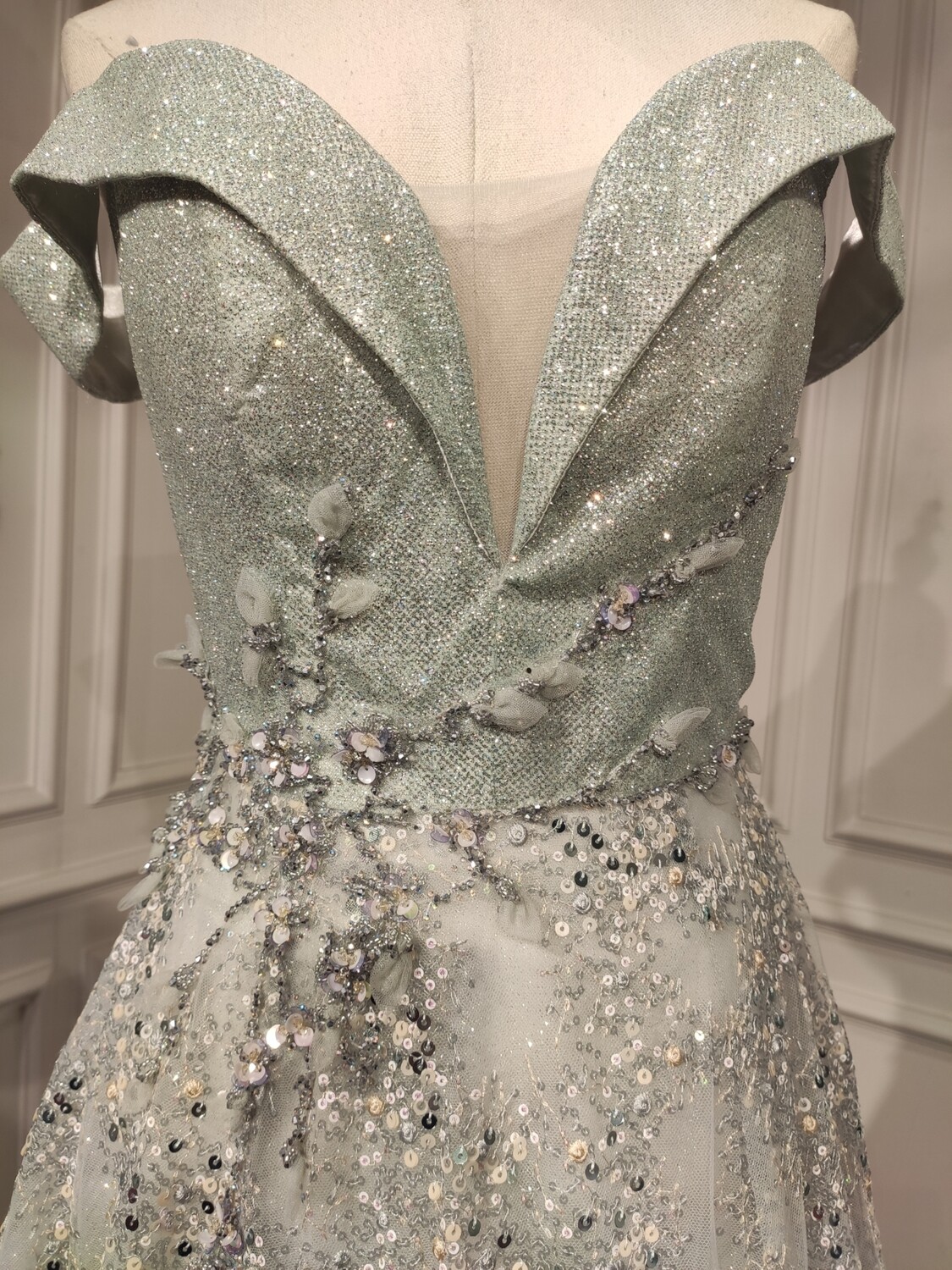 VESTIDO LARGO 	COLOR	VERDE MENTA	TALLA:	36	EU	/	4	US