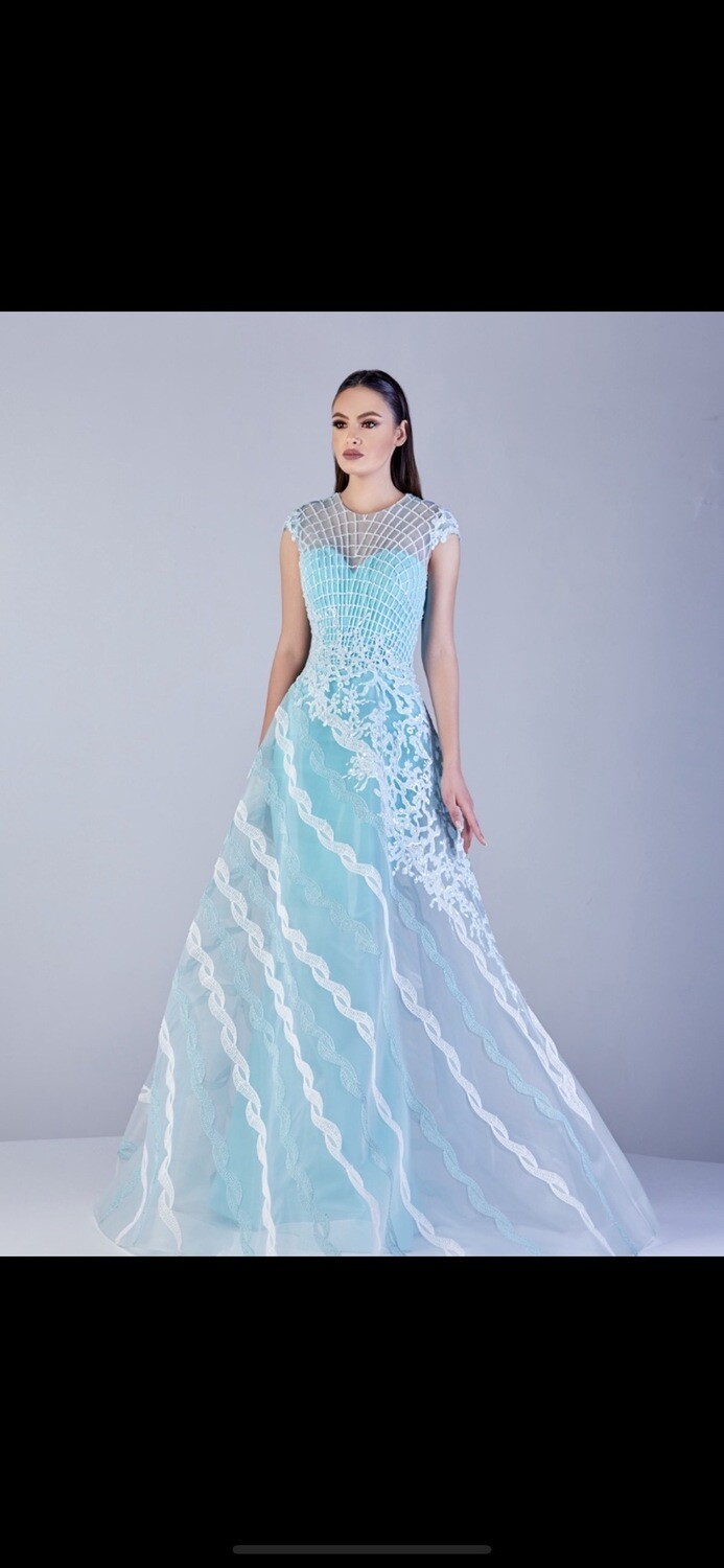 REBAJADO - VESTIDO LARGO  DE	COLOR	CELESTE	TALLA:	38	EU	/	6	US