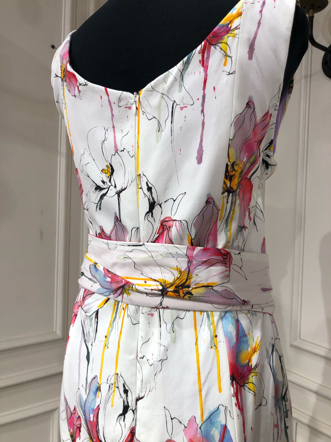 SALE1 - Vestido Largo Corte Recto Color Blanco print fucsia