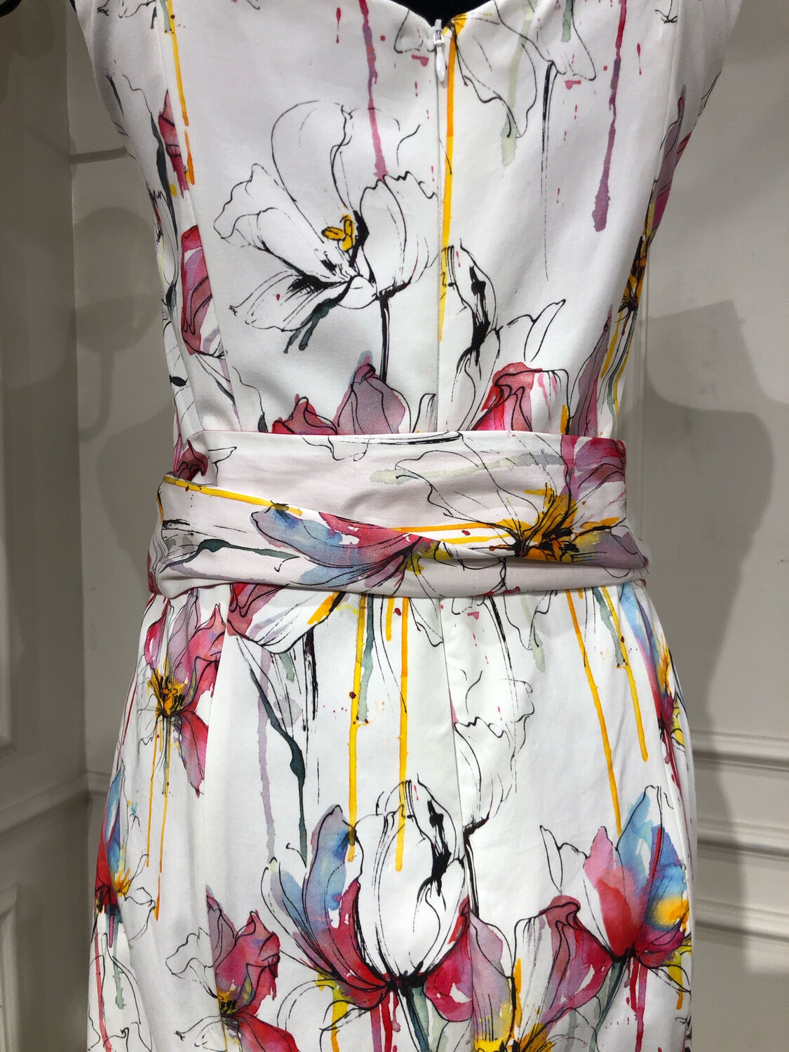 SALE1 - Vestido Largo Corte Recto Color Blanco print fucsia