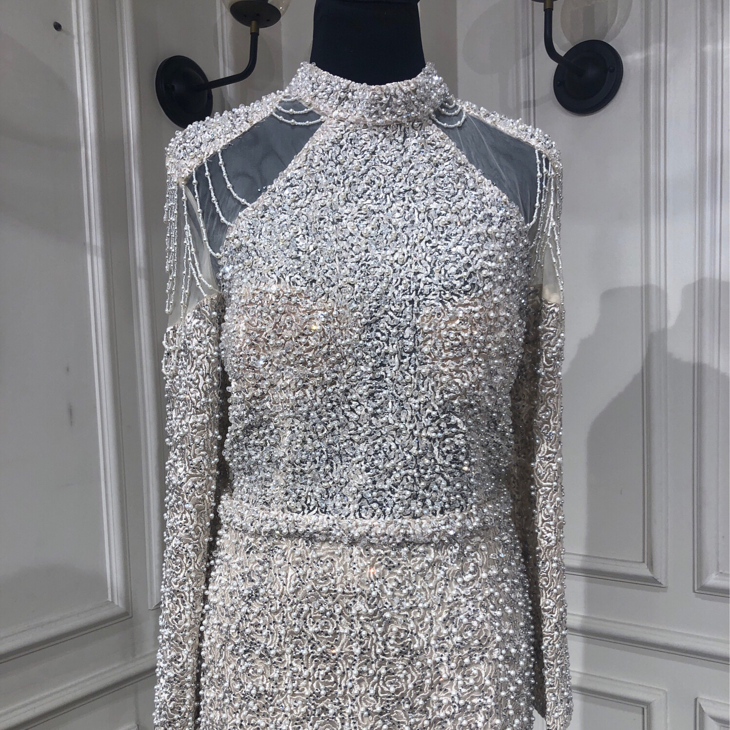 VESTIDO LARGO  EN DESCUENTO DEL 50% CORTE RECTO COLOR BLANCO