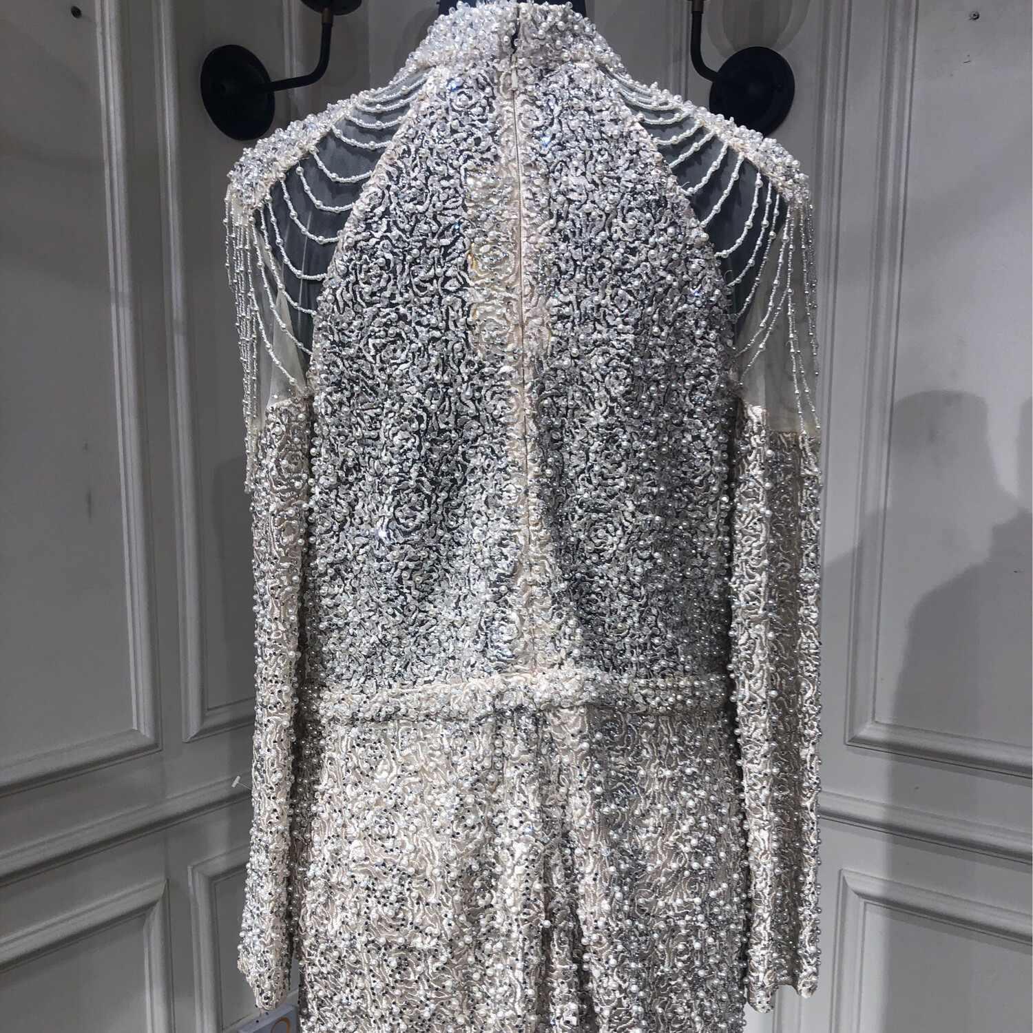 VESTIDO LARGO  EN DESCUENTO DEL 50% CORTE RECTO COLOR BLANCO