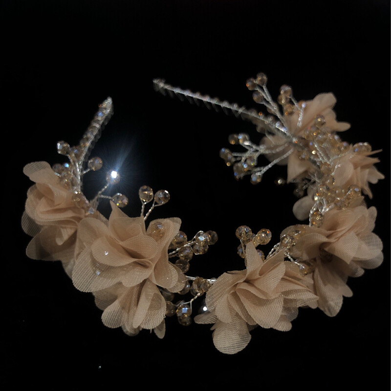 VINCHA DORADA - FLORES VARIAS