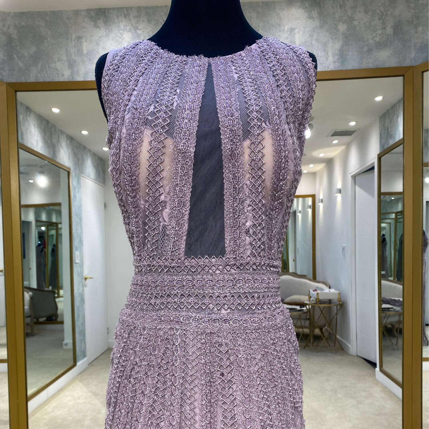 VESTIDO LARGO 	COLOR	LILA	TALLA:	46	EU	/	14	US
