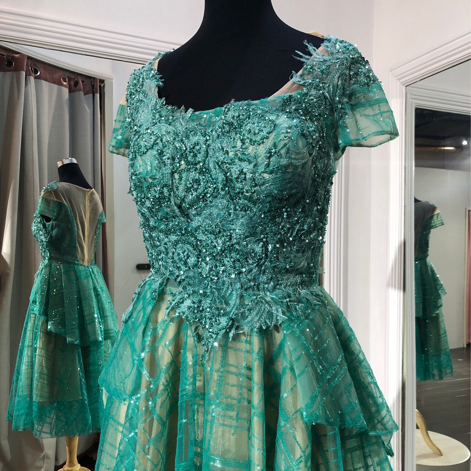 VESTIDO CORTO VERDE MENTA TALLA 40