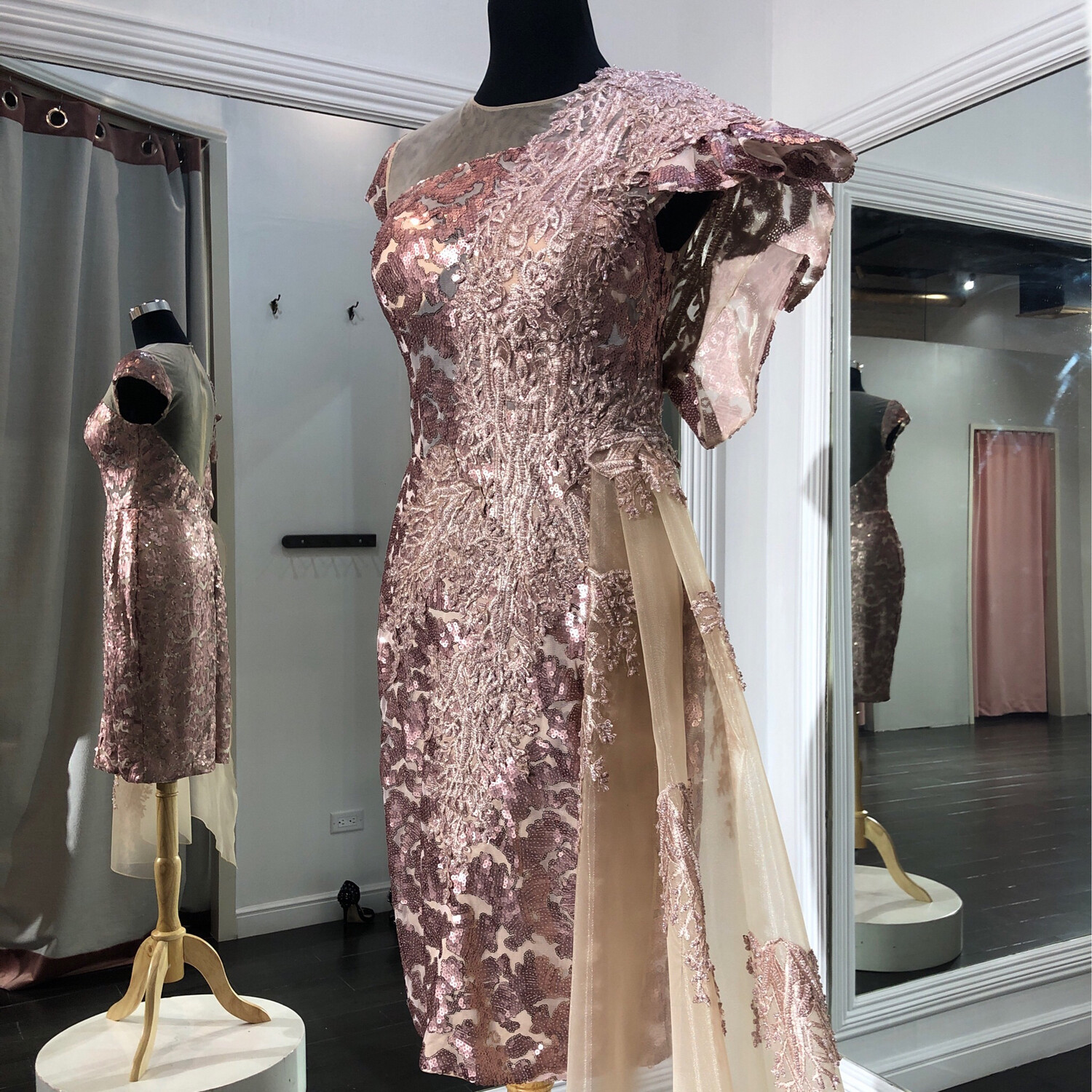 Vestido corto color rosado talla 40 Vestido corto color rosado talla 40
