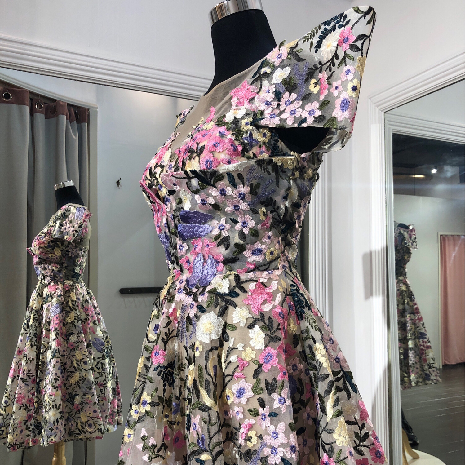 Vestido corto multicolor talla 40