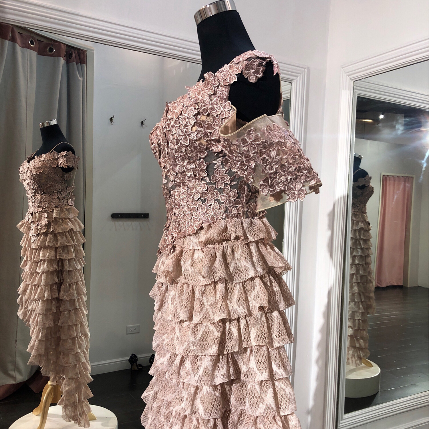 Vestido corto color rosa palo de talla 42
