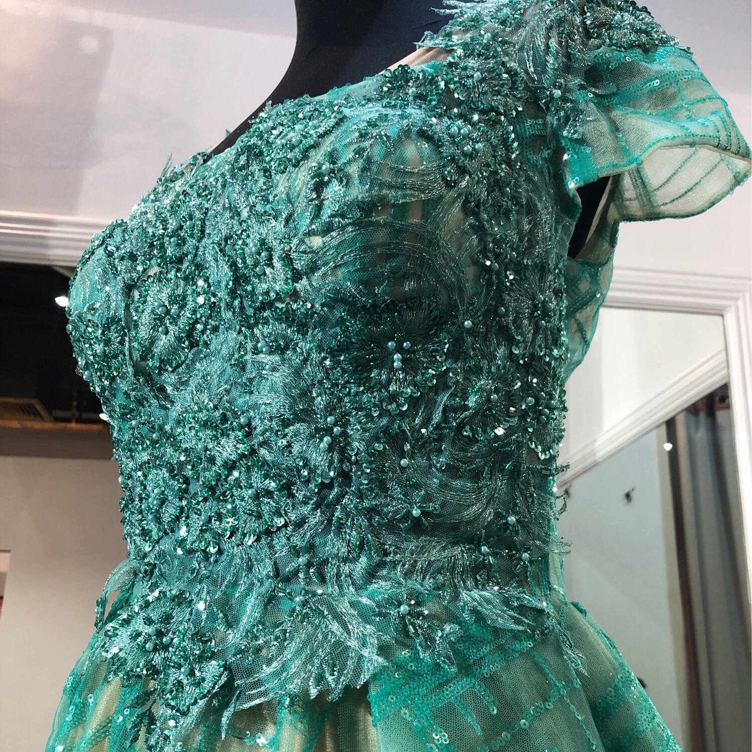 VESTIDO CORTO VERDE MENTA TALLA 40