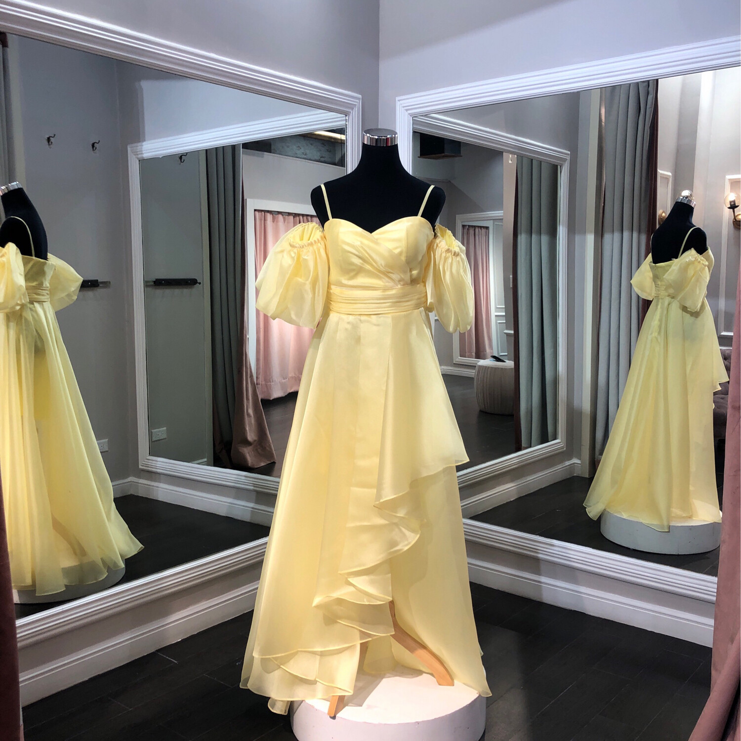 Vestido corto largo color amarillo talla 42 Vestido corto largo color amarillo talla 42