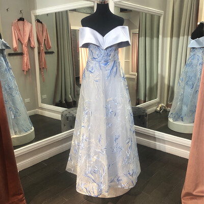 VESTIDO LARGO 	COLOR	CELESTE	TALLA:	46	EU	o	14	US