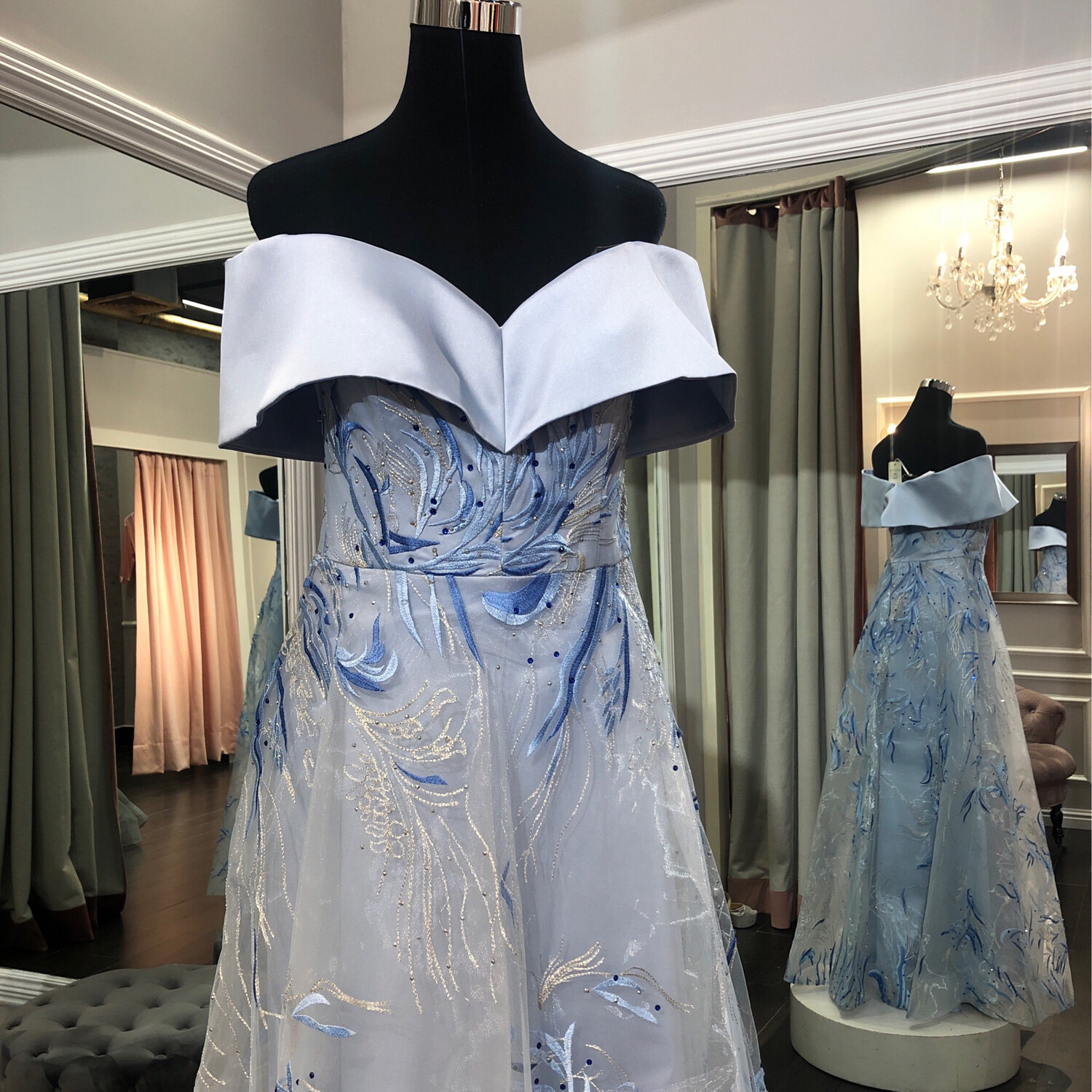 VESTIDO LARGO 	COLOR	CELESTE	TALLA:	46	EU	o	14	US