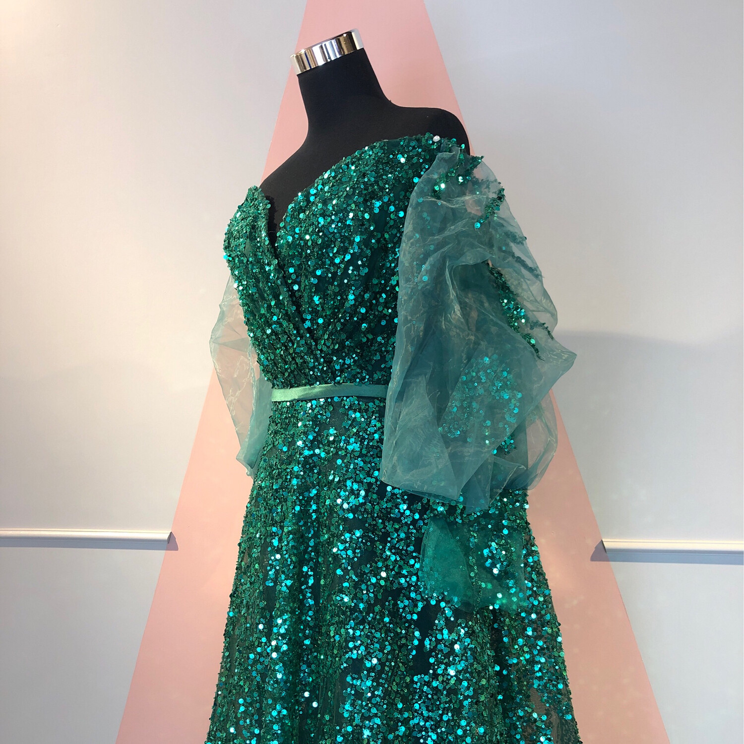 VESTIDO LARGO 	COLOR	VERDE	TALLA:	46	EU	/	14	US