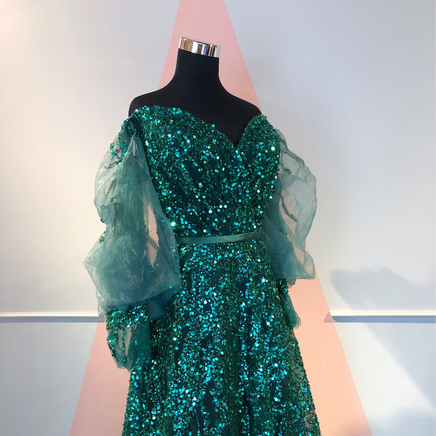 VESTIDO LARGO 	COLOR	VERDE	TALLA:	46	EU	/	14	US