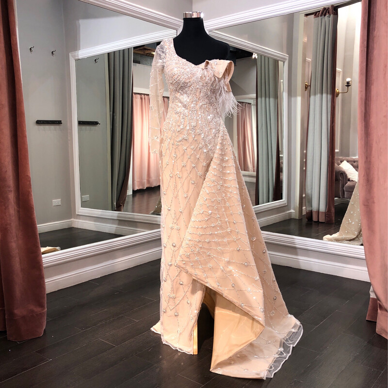 VESTIDO LARGO 	COLOR	BEIGE / BLANCO	TALLA:	42	EU	/	10	US