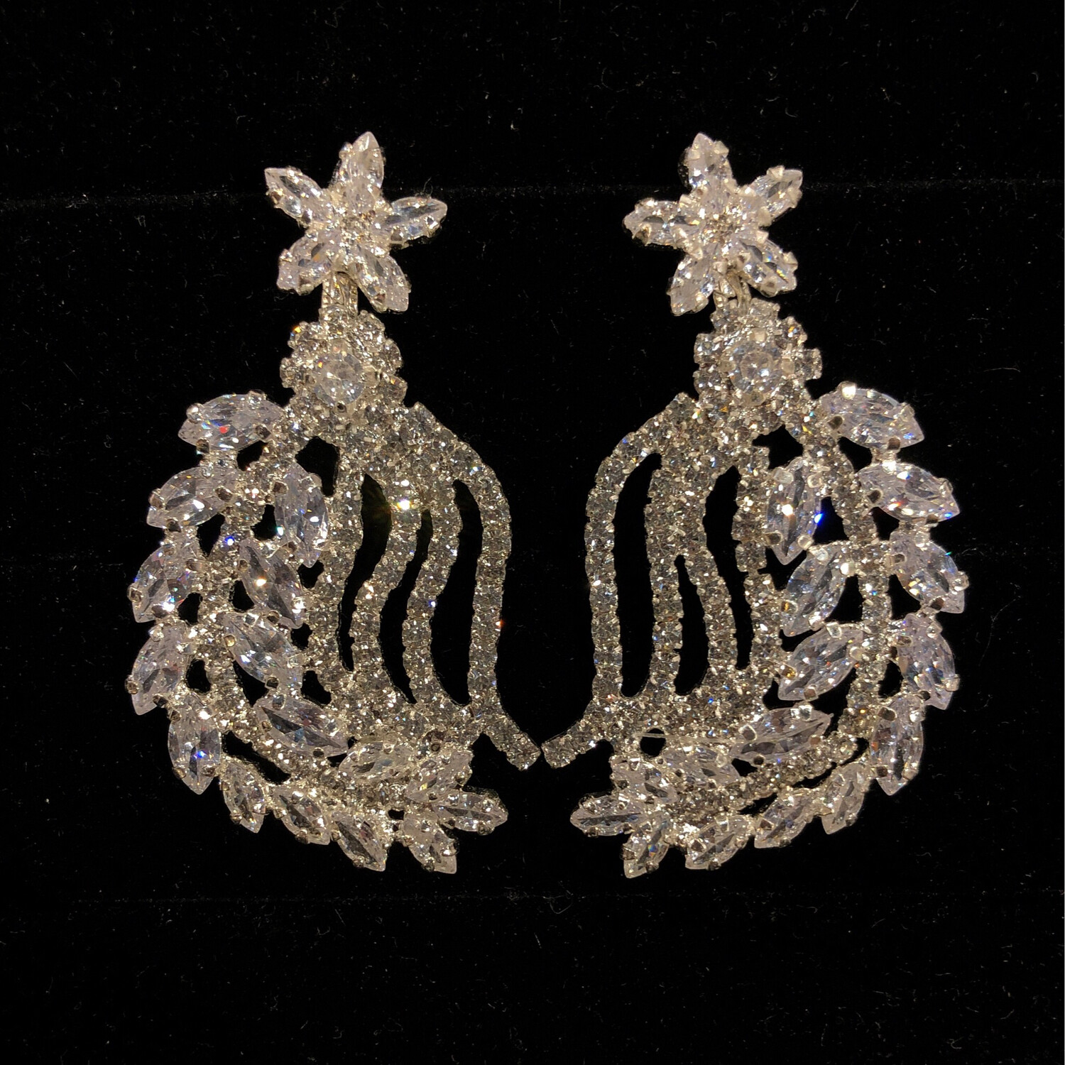 VENDIDOS -  ARETES MEDIANOS - PLATEADOS - MILENNE MARTIN
