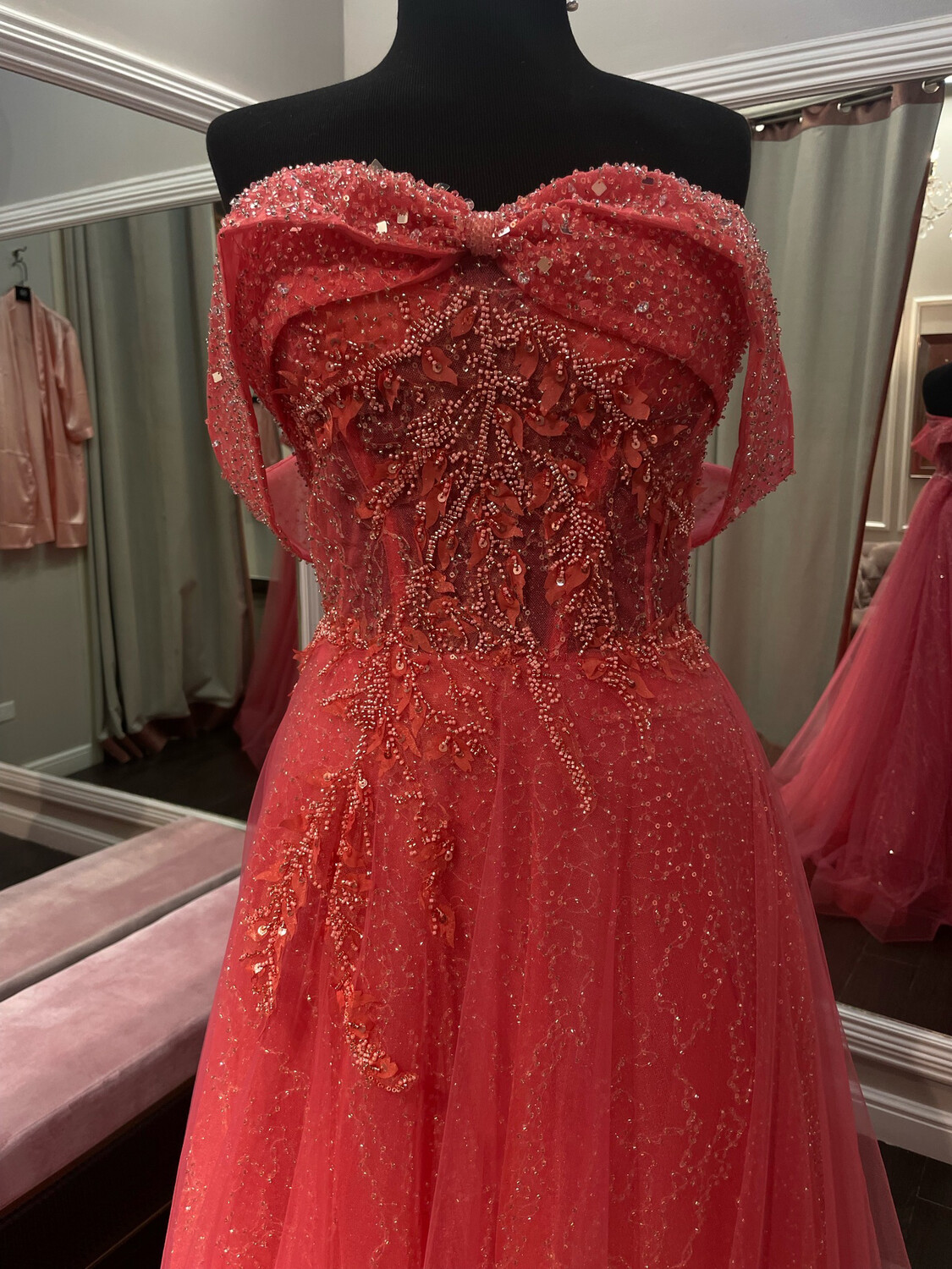 REBAJADO - Vestido largo color coral de talla 42