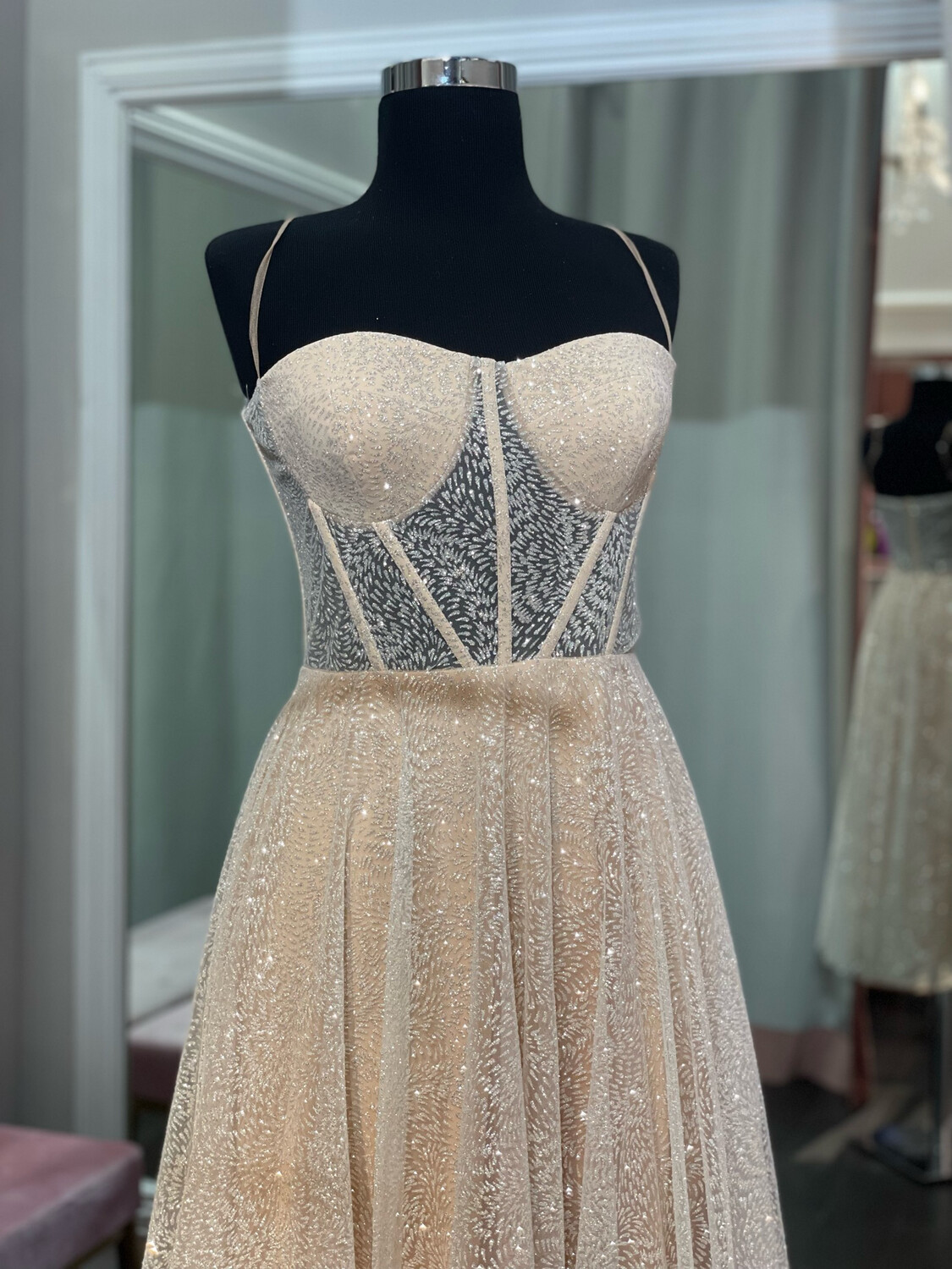 Vestido corte Midi - Beige / Nude , talla 40