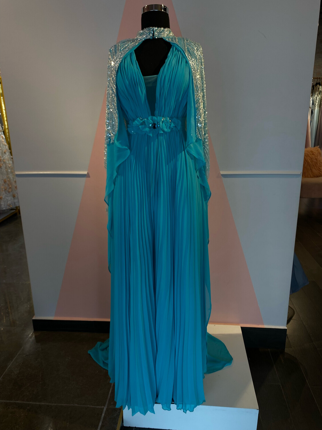VESTIDO LARGO 	COLOR	AZUL TURQUEZA	(TURQUOISE BLUE)	DE	TALLA:	46	EU	/	14	US