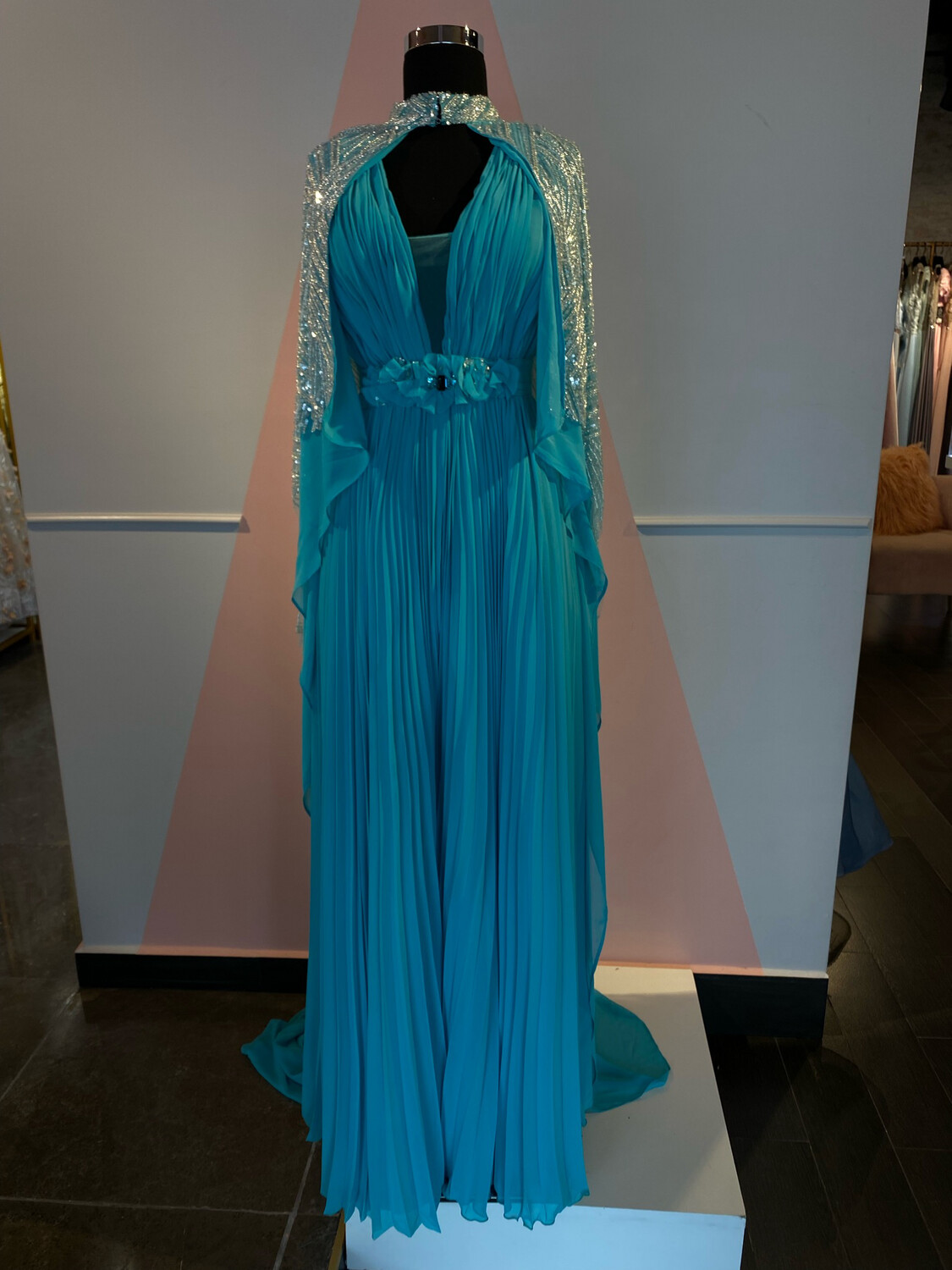 VESTIDO LARGO 	COLOR	AZUL TURQUEZA	(TURQUOISE BLUE)	DE	TALLA:	46	EU	/	14	US