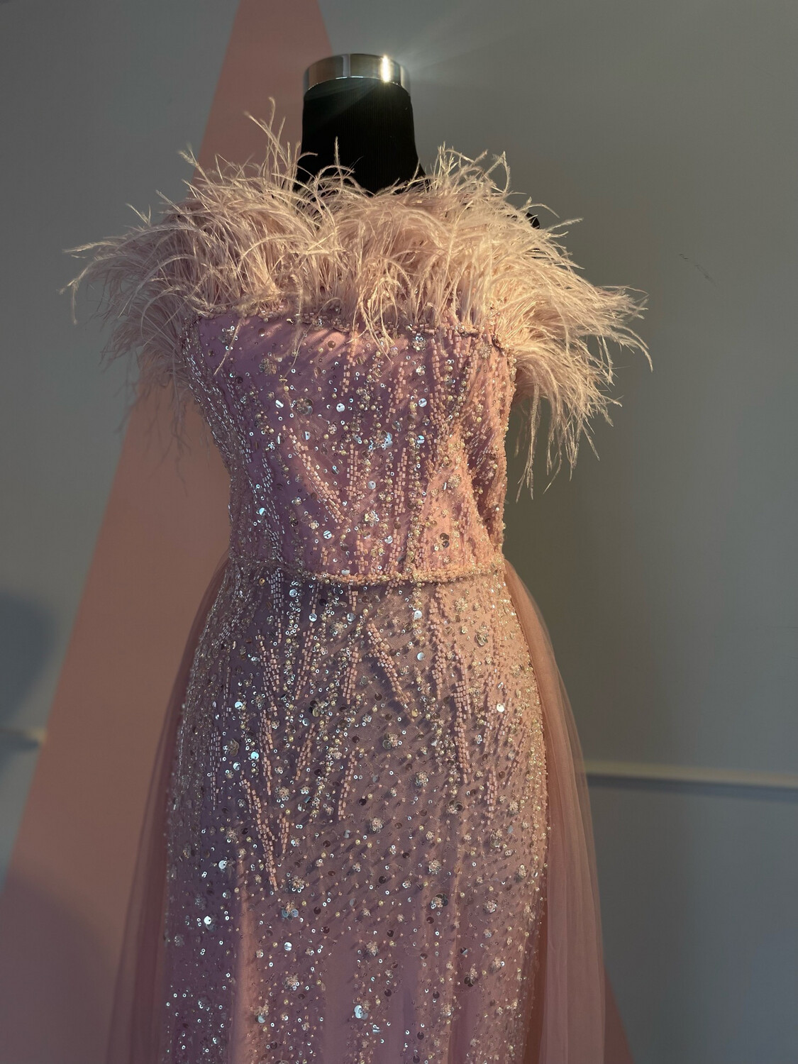 Vestido Largo Rosado con plumas sz 46