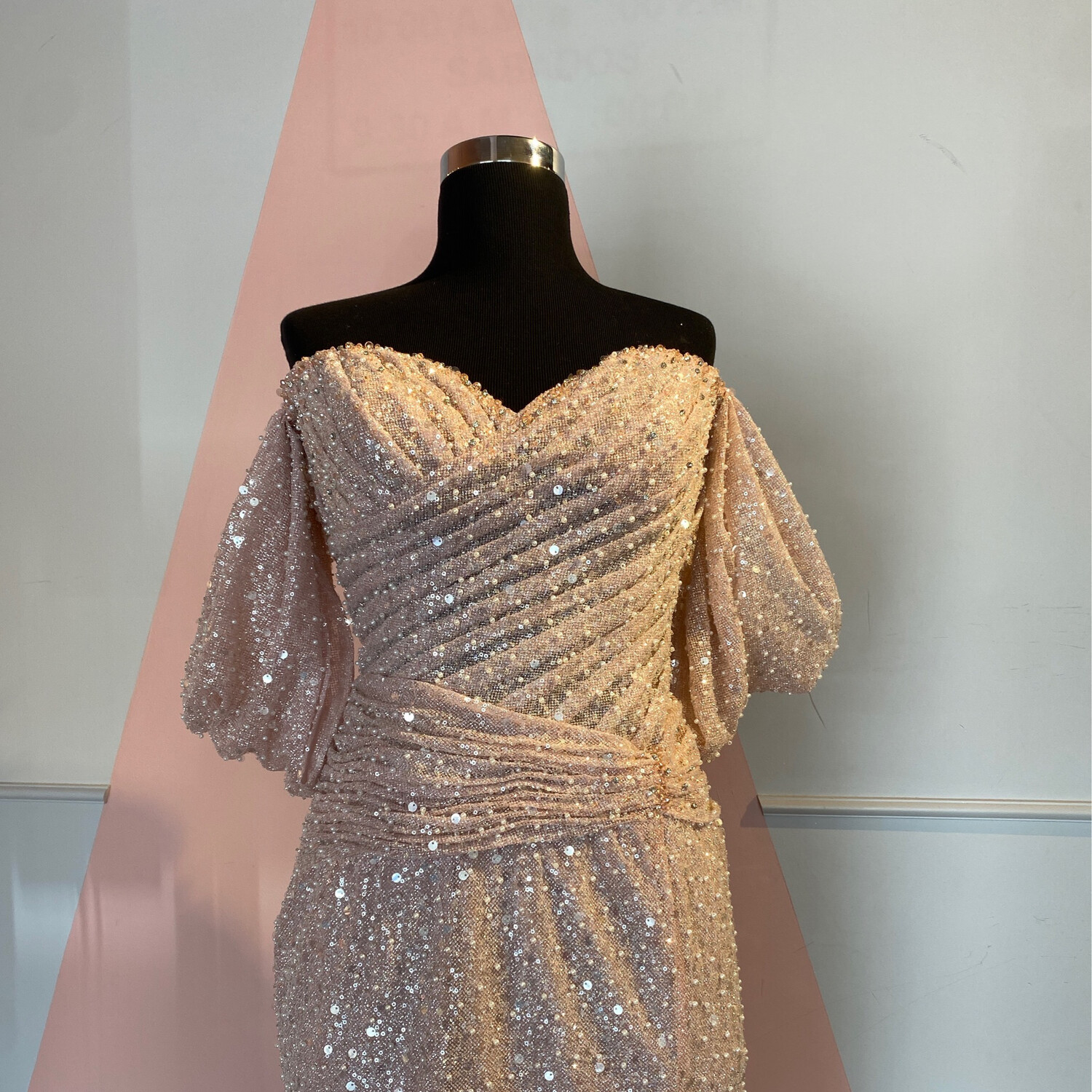 VESTIDO LARGO CON DESCUENTO DEL 30% CORTE SIRENA COLOR ROSADO