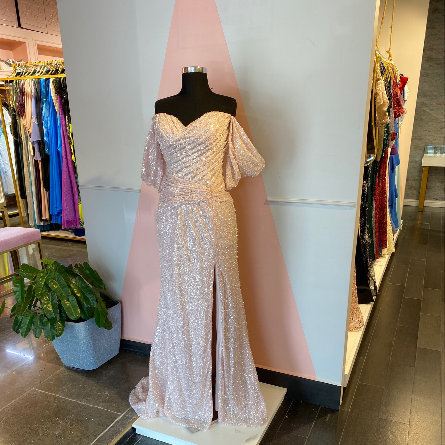 VESTIDO LARGO CON DESCUENTO DEL 30% CORTE SIRENA COLOR ROSADO