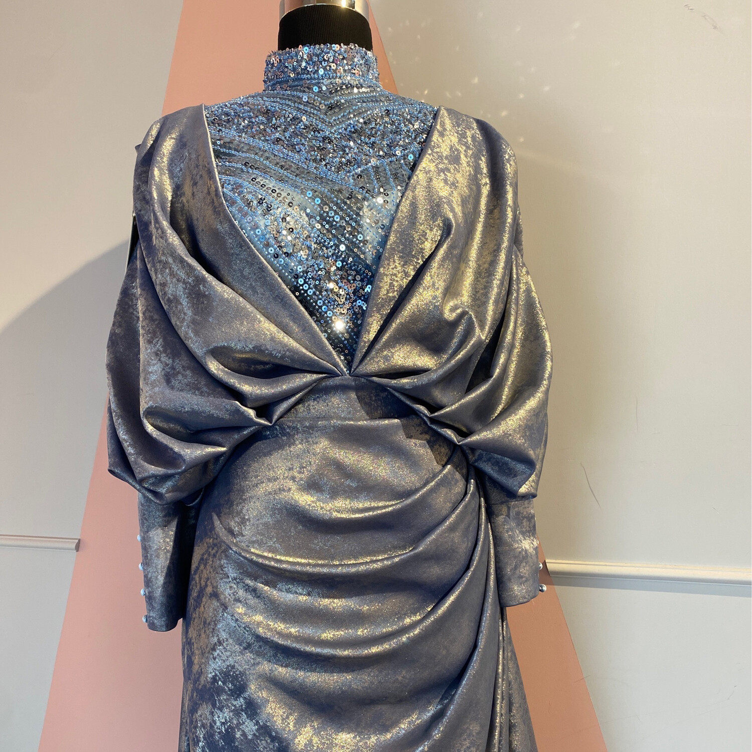 VESTIDO LARGO - CELESTE PLATINADO - TALLA 42 VESTIDO LARGO - CELESTE PLATINADO - TALLA 42