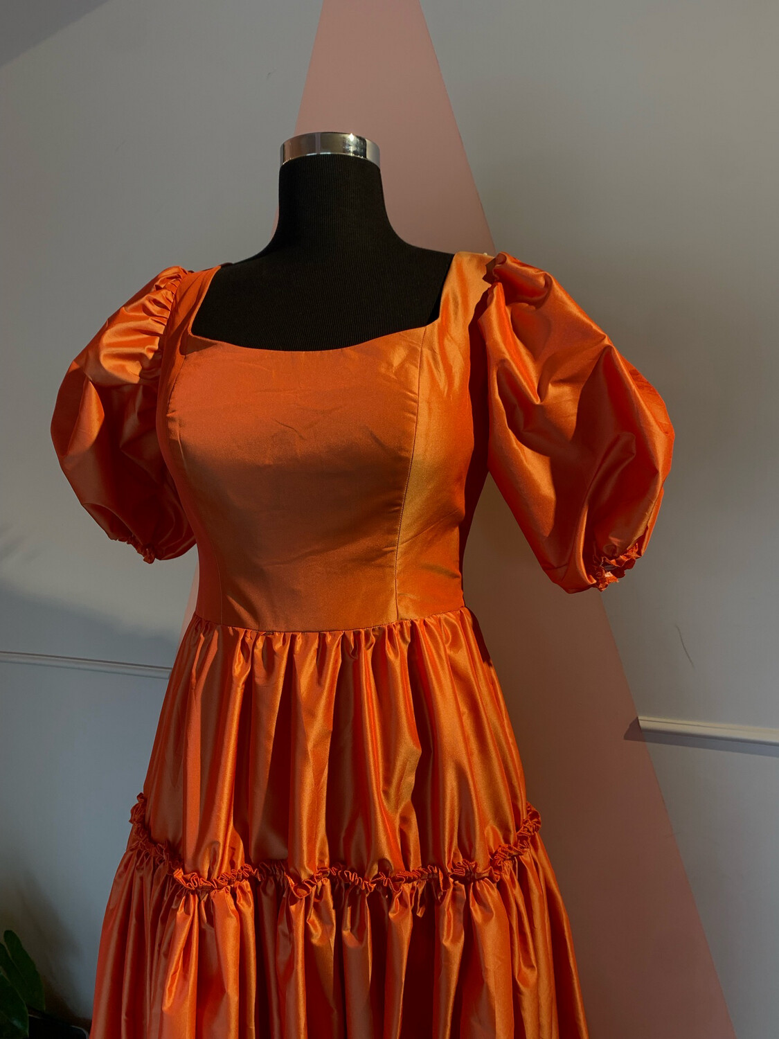 VESTIDO LARGO 	COLOR	ANARANJADO	ORENGE	DE	TALLA:	44	EU	/	12	US