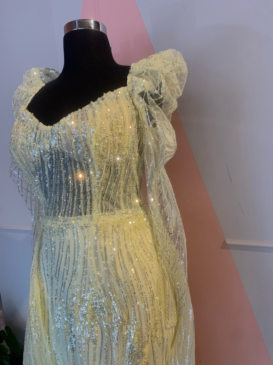 VESTIDO LARGO 	COLOR	AMARILLO	(YELLOW)	DE	TALLA:	42	EU	/	10	US