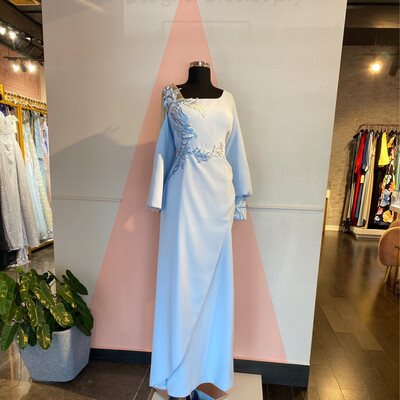 VENDIDO 2025 - VESTIDO LARGO 	COLOR	CELESTE	TALLA:	52	EU	o	20	US