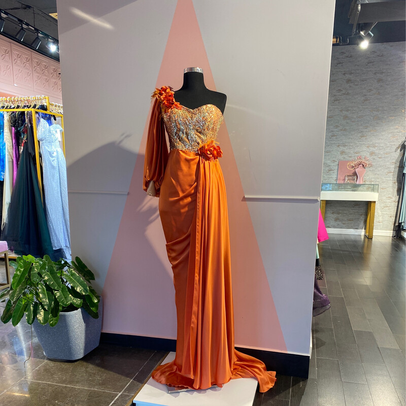 Vestido largo one shoulder, color anaranjado. Talla M