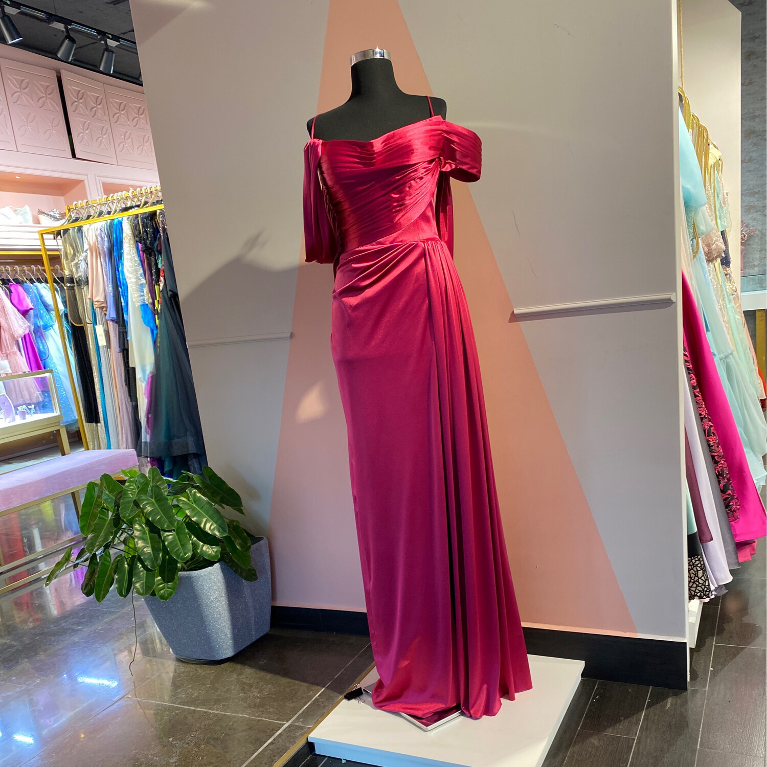 VENDIDO - VESTIDO LARGO ROSADO / FUCSIA VENDIDO - VESTIDO LARGO ROSADO / FUCSIA