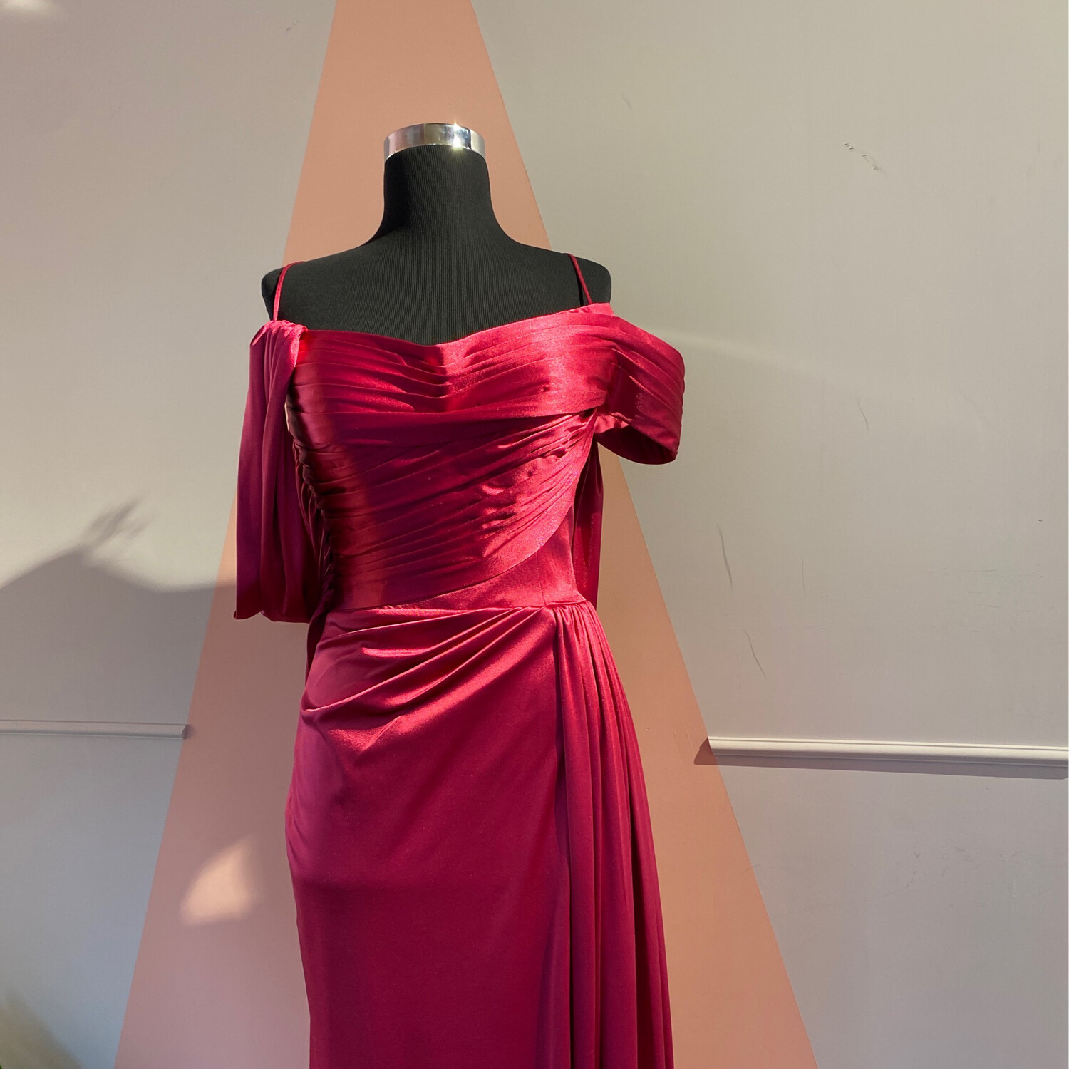 VENDIDO - VESTIDO LARGO ROSADO / FUCSIA VENDIDO - VESTIDO LARGO ROSADO / FUCSIA