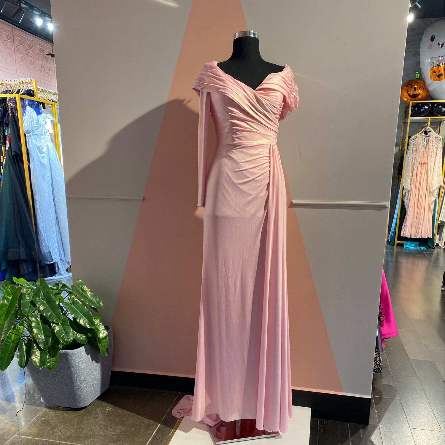 vendido Vestido- Largo- Rosado- Size: 10
