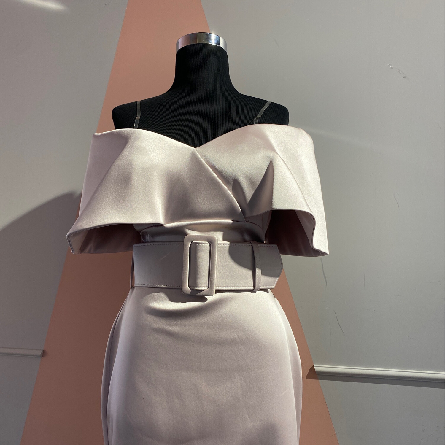 VENDIDO VESTIDO LARGO 	COLOR	ROSADO	TALLA:	40	EU	o	8	US VENDIDO VESTIDO LARGO 	COLOR	ROSADO	TALLA:	40	EU	o	8	US