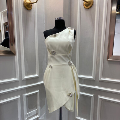 Vestido corto color blanco de Talla 40