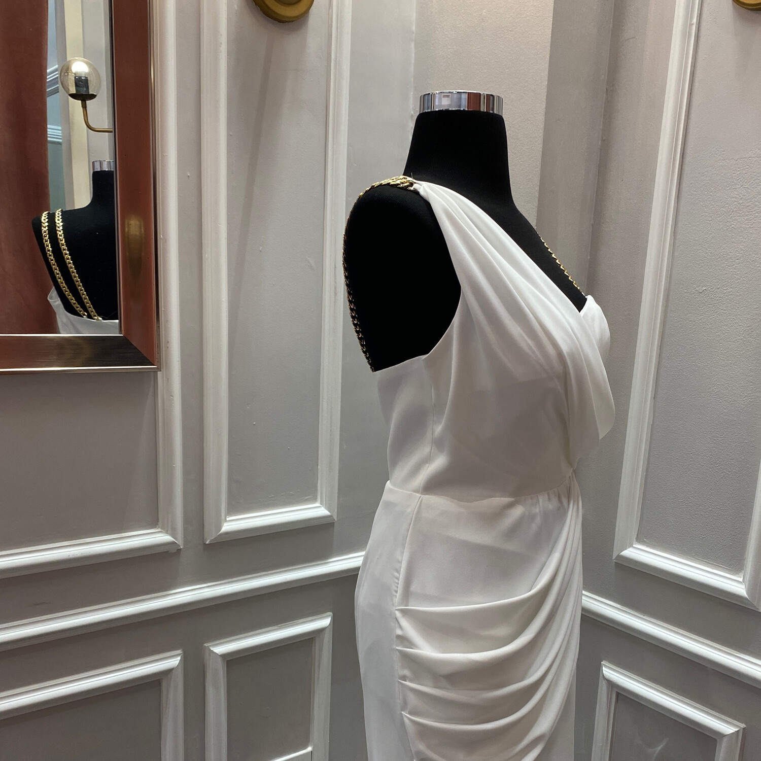 Vestido corto color blanco de talla 42